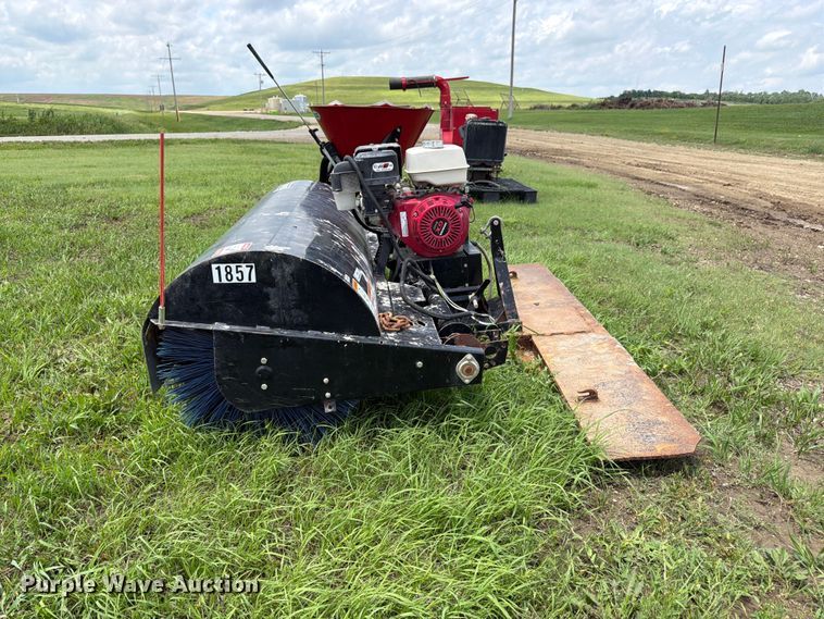 image for item EW4798 Berc 700516-2 skid steer broom