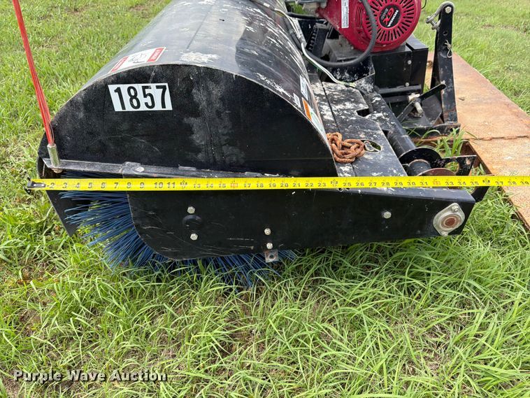 image for item EW4798 Berc 700516-2 skid steer broom