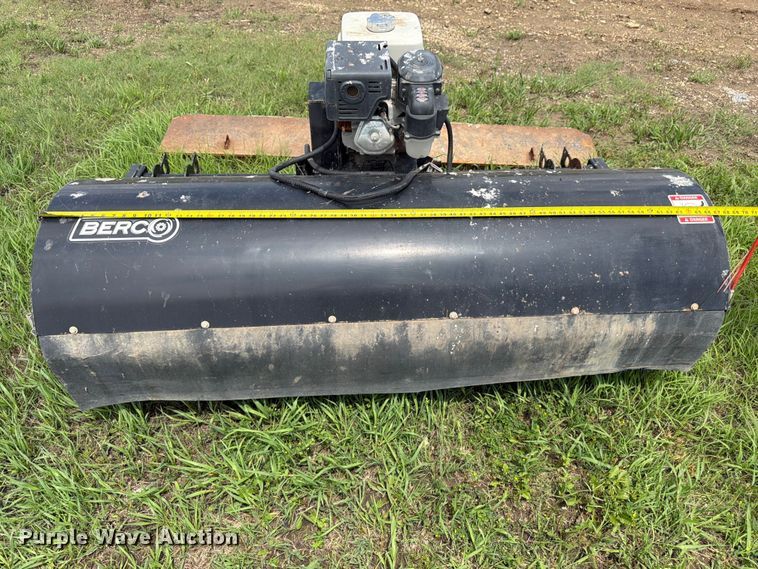image for item EW4798 Berc 700516-2 skid steer broom