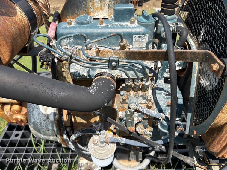 image for item EW4800 Kubota D905-E engine