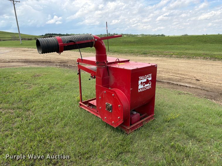 image for item EW4801 Tailgate Mulcher straw blower