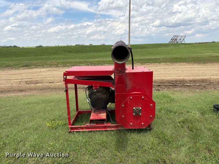 image for item EW4801 Tailgate Mulcher straw blower