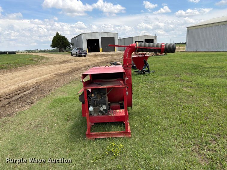 image for item EW4801 Tailgate Mulcher straw blower