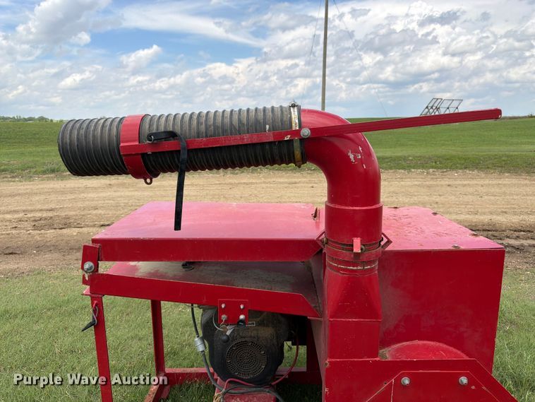 image for item EW4801 Tailgate Mulcher straw blower