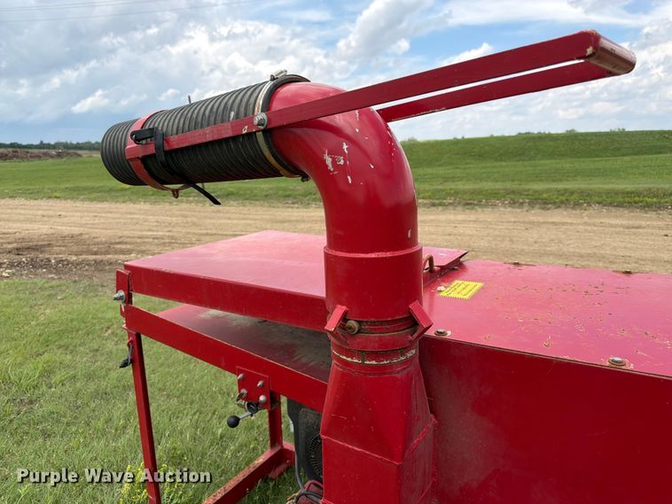 image for item EW4801 Tailgate Mulcher straw blower