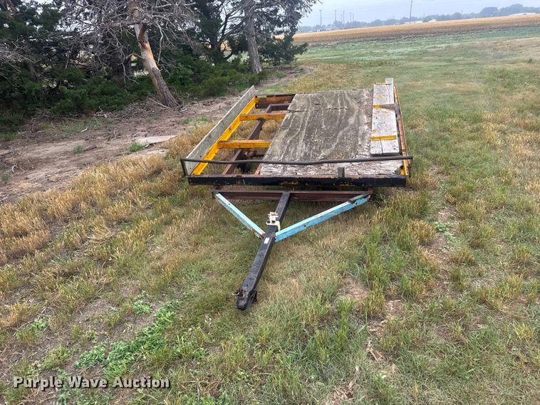 image for item EW4805 International Harvester D72W hay bale trailer