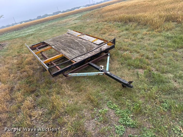 image for item EW4805 International Harvester D72W hay bale trailer