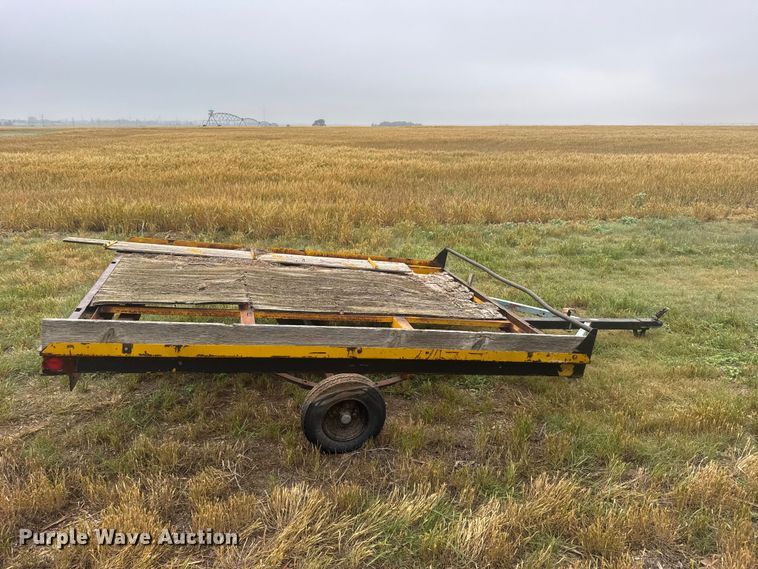 image for item EW4805 International Harvester D72W hay bale trailer
