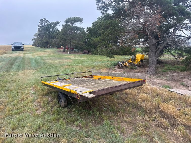 image for item EW4805 International Harvester D72W hay bale trailer