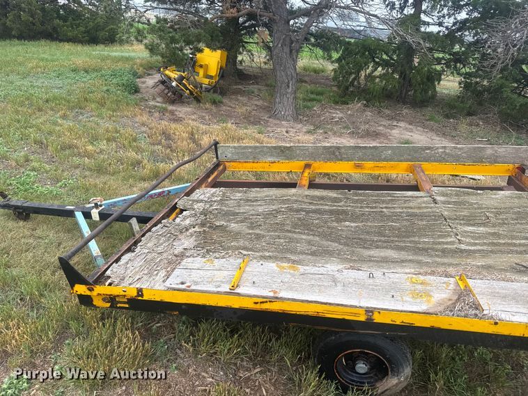 image for item EW4805 International Harvester D72W hay bale trailer