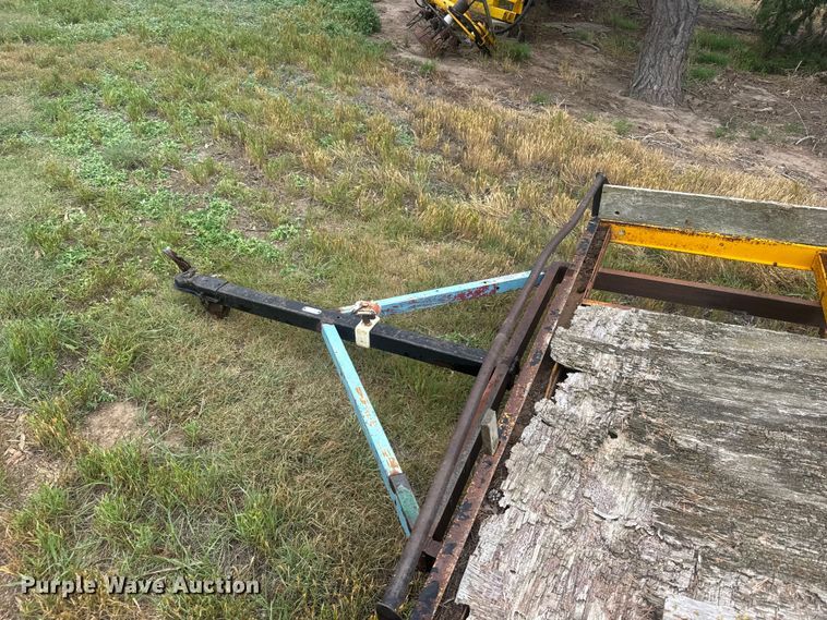 image for item EW4805 International Harvester D72W hay bale trailer