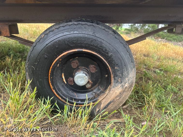image for item EW4805 International Harvester D72W hay bale trailer