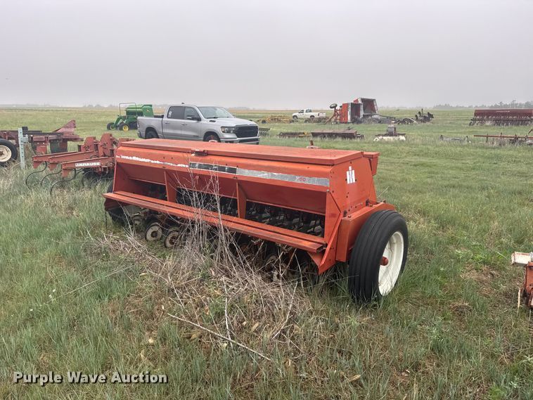 image for item EW4806 International 5100 grain drill