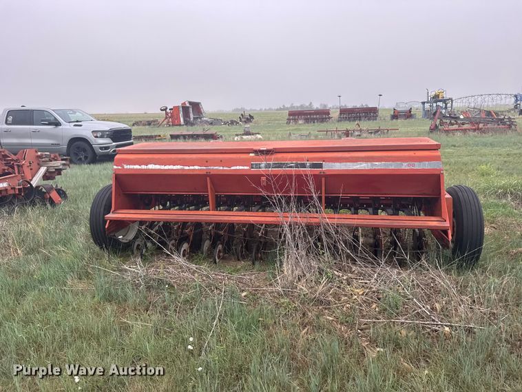 image for item EW4806 International 5100 grain drill