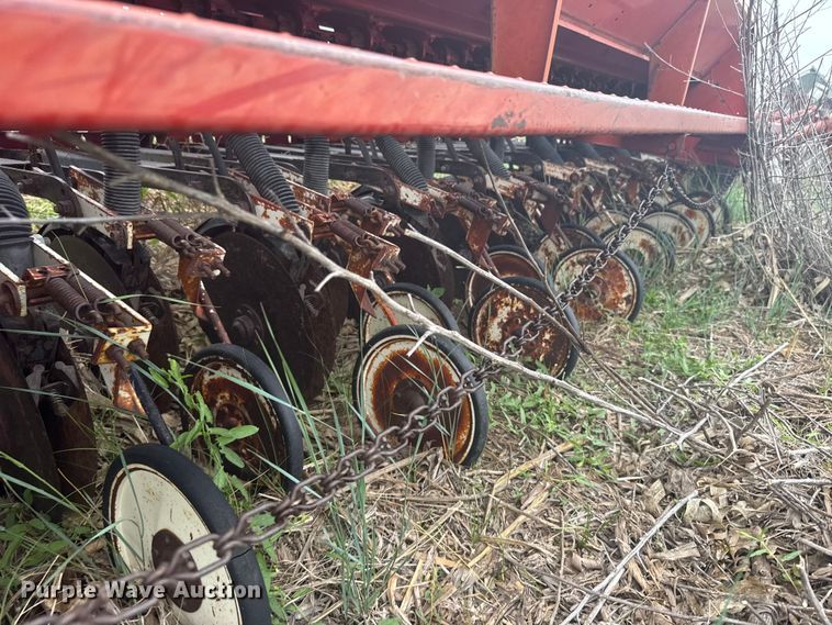 image for item EW4806 International 5100 grain drill