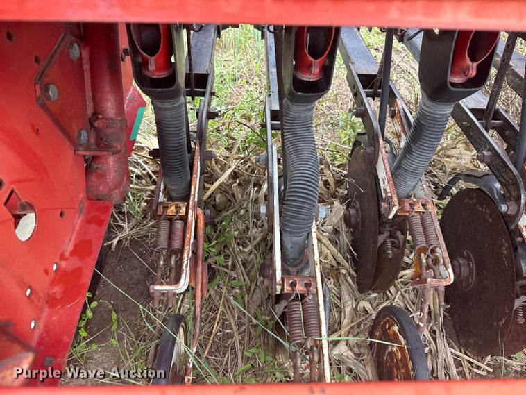 image for item EW4806 International 5100 grain drill