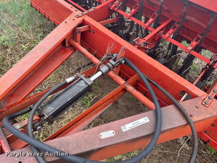 image for item EW4806 International 5100 grain drill