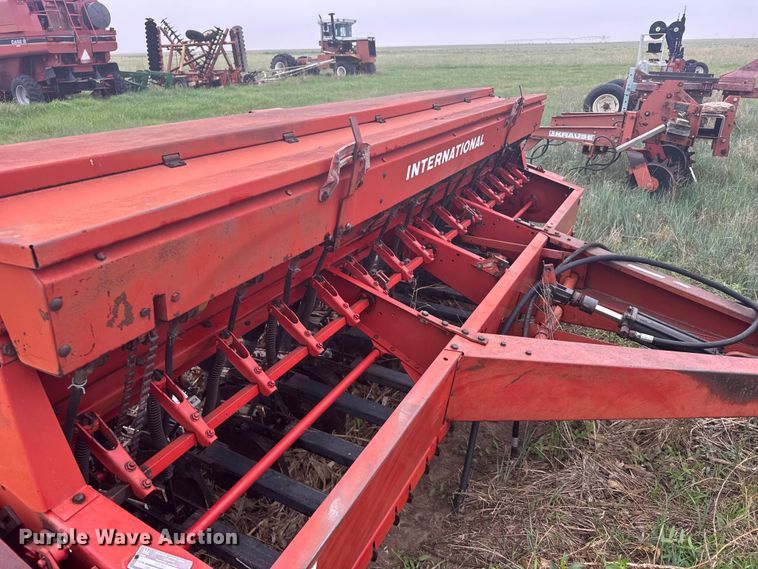 image for item EW4806 International 5100 grain drill