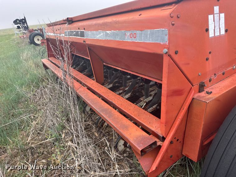 image for item EW4806 International 5100 grain drill