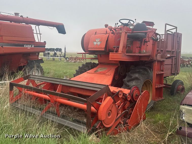 image for item EW4808 Massey-Ferguson 1167 combine