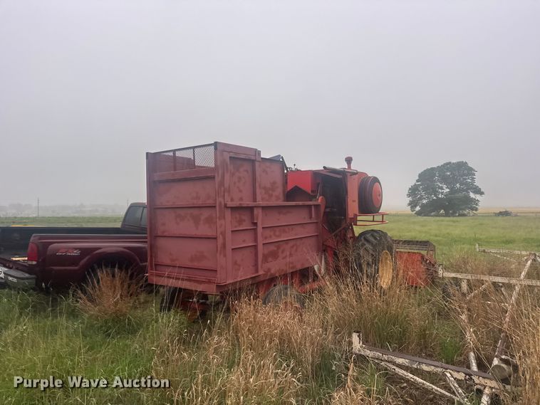 image for item EW4808 Massey-Ferguson 1167 combine