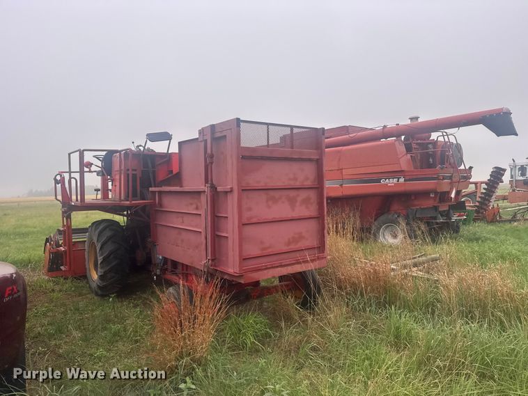 image for item EW4808 Massey-Ferguson 1167 combine