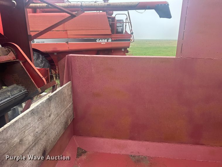 image for item EW4808 Massey-Ferguson 1167 combine