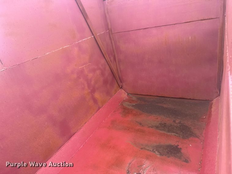 image for item EW4808 Massey-Ferguson 1167 combine
