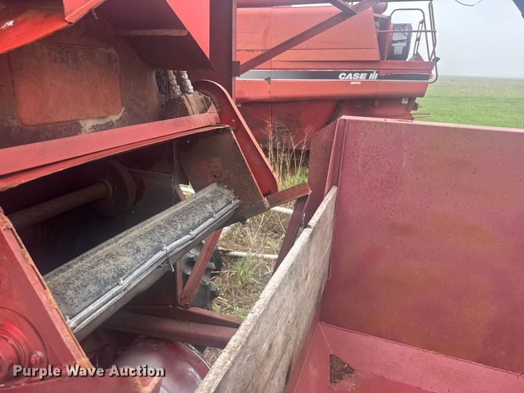 image for item EW4808 Massey-Ferguson 1167 combine