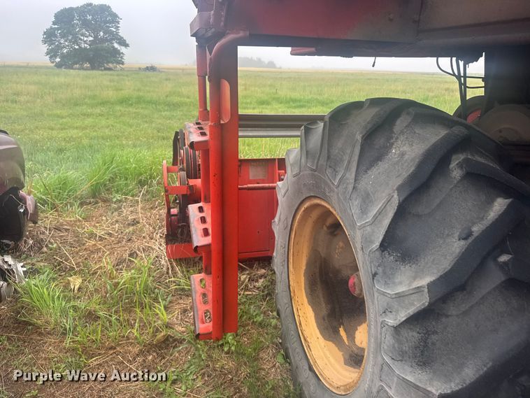 image for item EW4808 Massey-Ferguson 1167 combine