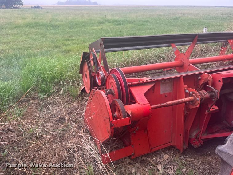 image for item EW4808 Massey-Ferguson 1167 combine
