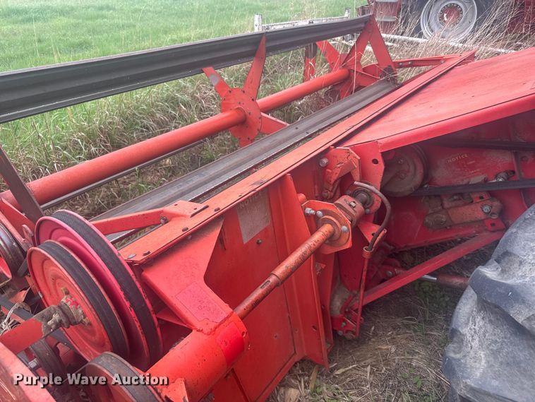 image for item EW4808 Massey-Ferguson 1167 combine