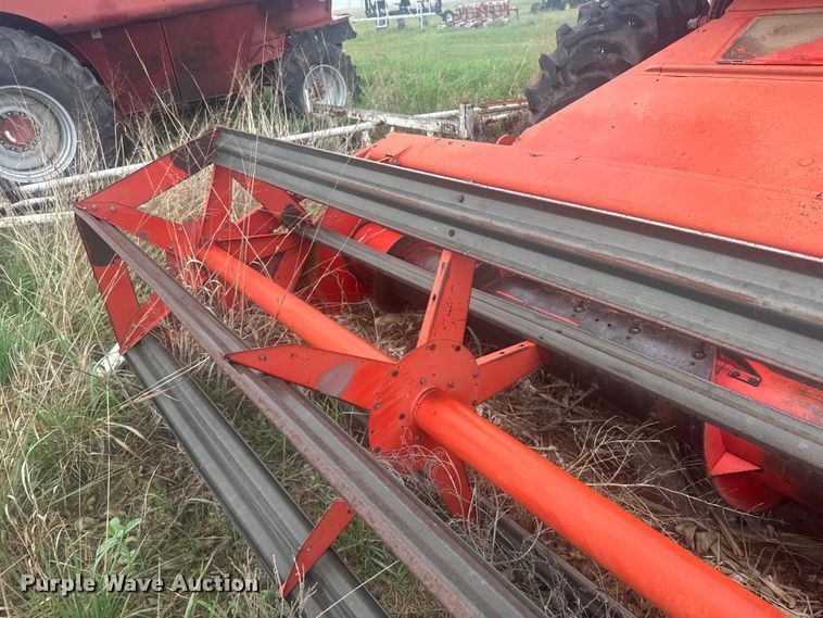 image for item EW4808 Massey-Ferguson 1167 combine
