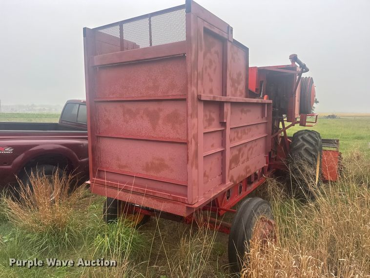 image for item EW4808 Massey-Ferguson 1167 combine