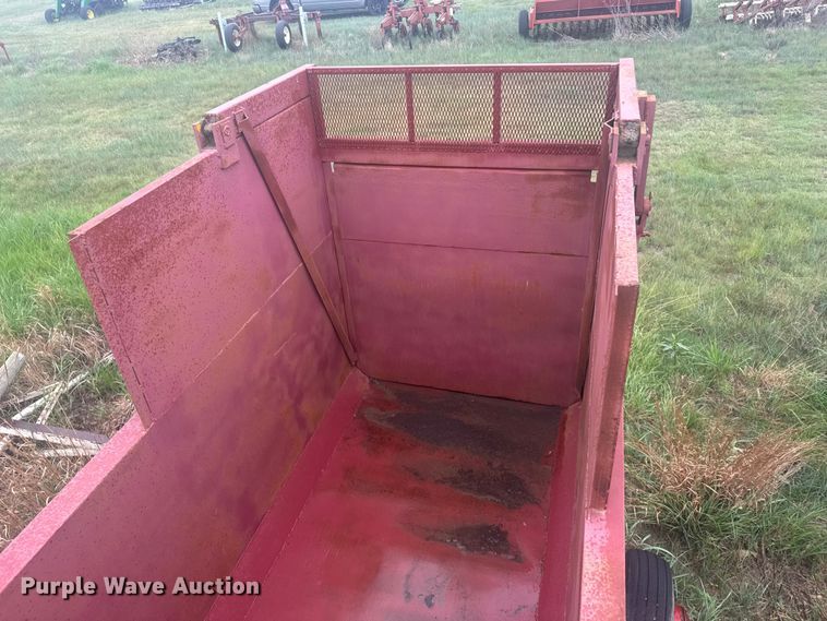 image for item EW4808 Massey-Ferguson 1167 combine