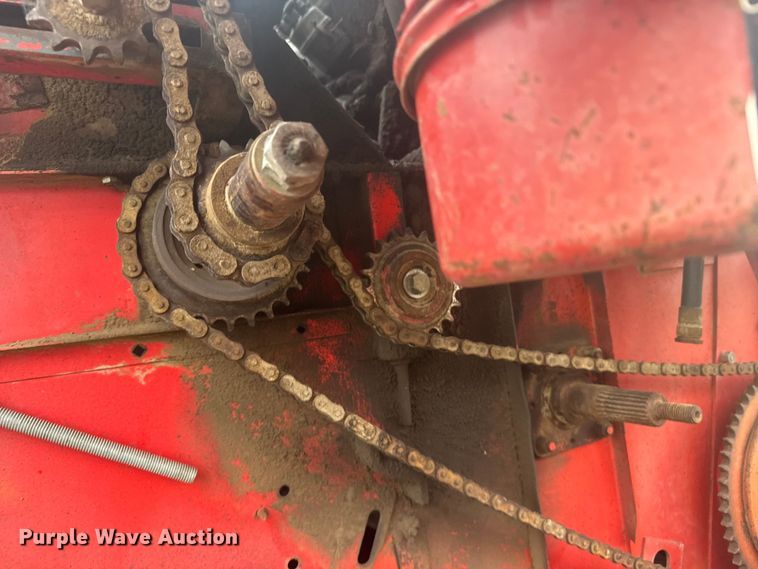 image for item EW4808 Massey-Ferguson 1167 combine