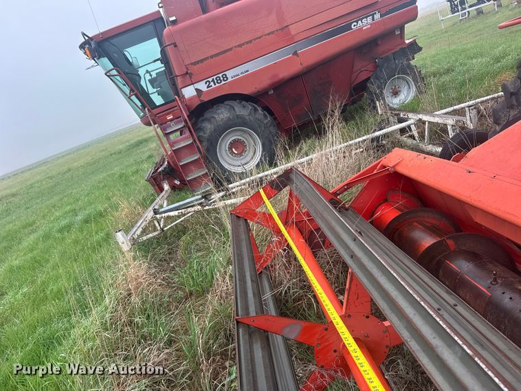 image for item EW4808 Massey-Ferguson 1167 combine