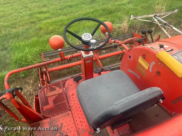 image for item EW4808 Massey-Ferguson 1167 combine