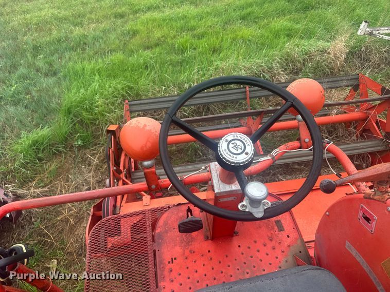 image for item EW4808 Massey-Ferguson 1167 combine
