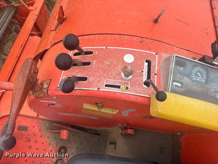 image for item EW4808 Massey-Ferguson 1167 combine