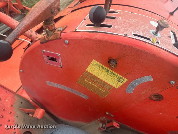 image for item EW4808 Massey-Ferguson 1167 combine