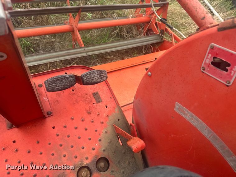 image for item EW4808 Massey-Ferguson 1167 combine