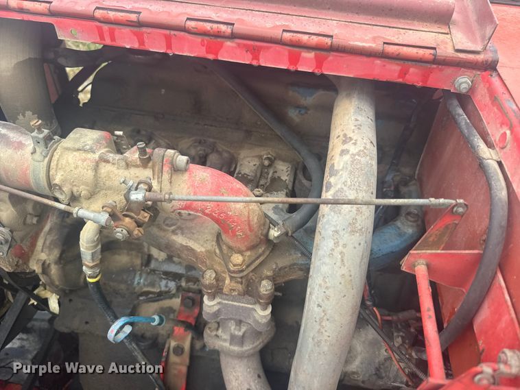image for item EW4808 Massey-Ferguson 1167 combine