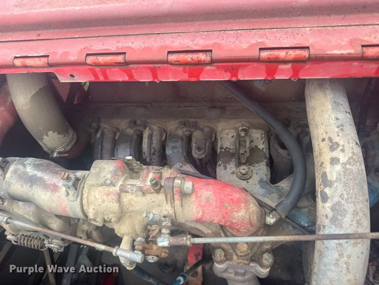 image for item EW4808 Massey-Ferguson 1167 combine