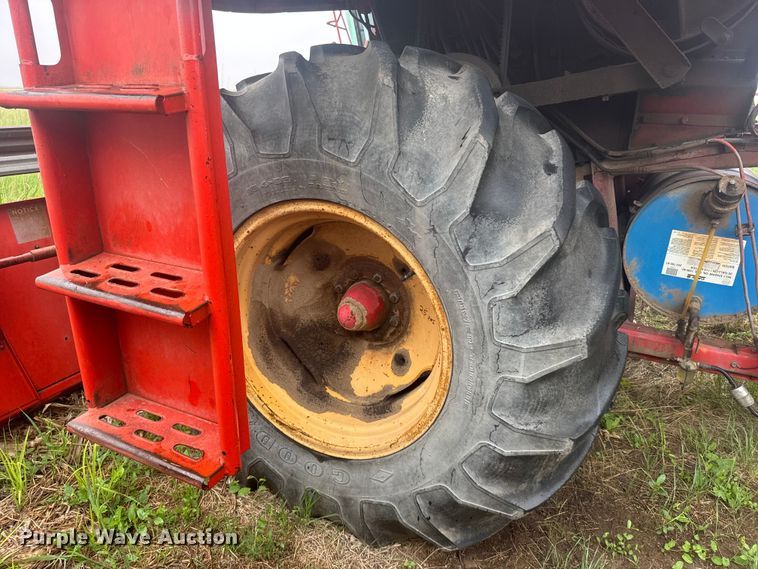 image for item EW4808 Massey-Ferguson 1167 combine