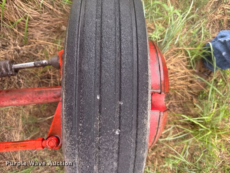 image for item EW4808 Massey-Ferguson 1167 combine
