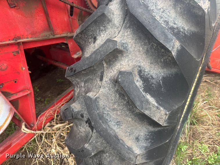 image for item EW4808 Massey-Ferguson 1167 combine