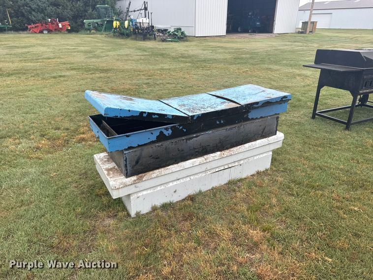 image for item EW4810 (2) tool boxes