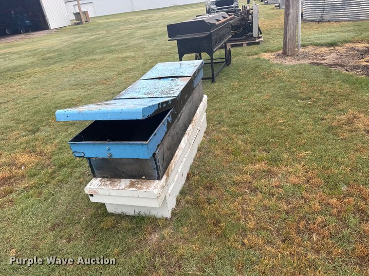 image for item EW4810 (2) tool boxes