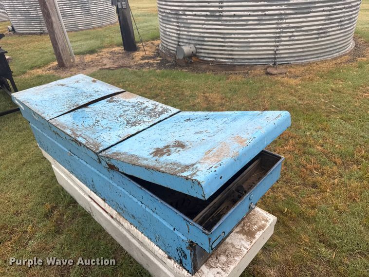image for item EW4810 (2) tool boxes
